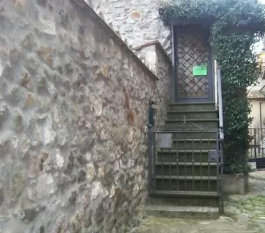 Quadrilocale in vendita a Tolfa (Roma), Via del Sette 15