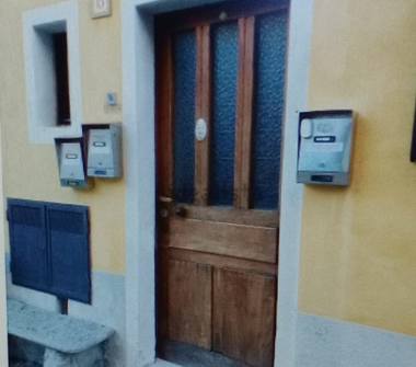 Bilocale in vendita a Cadegliano-Viconago (Varese)