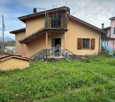 Villetta a schiera in vendita a Beverino (La Spezia), Via San Cipriano 18