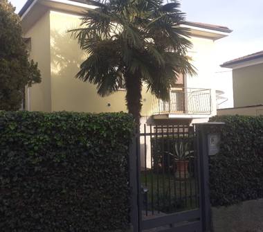 Casa indipendente in vendita a Cassano Magnago (Varese)