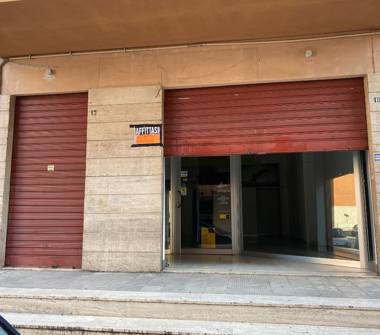 Negozio in affitto a Canosa di Puglia (Barletta-Andria-Trani), Via Padre Reginaldo Giuliani 15