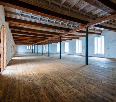 Stabile/Palazzo in vendita a Napoli, Zona Zona Industriale, Piazza Enrico de Nicola 46