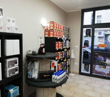  Attività commerciale in gestione a Foggia (Foggia), Via Taranto 42