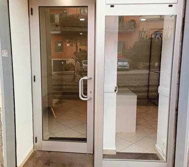 Negozio in affitto a Pozzuoli (Napoli), Va A. Artiaco 37