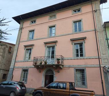 Rustico/Casale in vendita a Camaiore, Frazione Nocchi, Strada Comunale di Nocchi 849