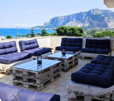 Affitto Appartamento Vacanze a Palermo, Zona Mondello, Via Pindaro 45