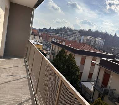 Trilocale in vendita a Varese, Frazione Centro città