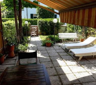 Casa indipendente in vendita a Pisa, Zona Tirrenia, Via delle Betulle 1