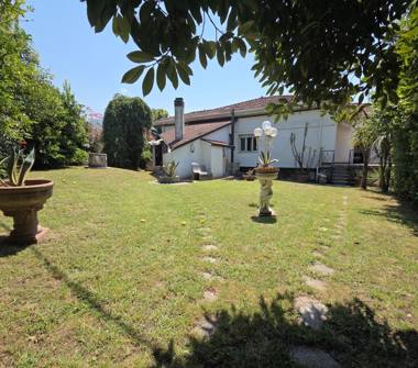 Casa indipendente in vendita a Carrara, Frazione Fossola