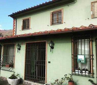 Villa in vendita a Vaiano (Prato)