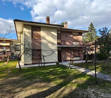 Villa in vendita a San Ginesio (Macerata), Via Domenico Malpiedi 4