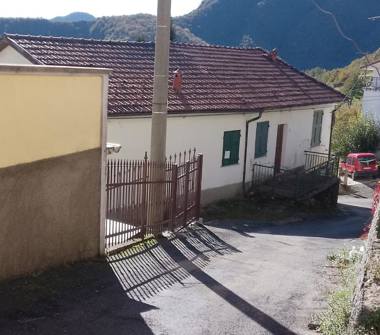 Casa indipendente in vendita a Mongiardino Ligure, Frazione Lago Patrono, Frazione Salata di Mongiardino 30 30