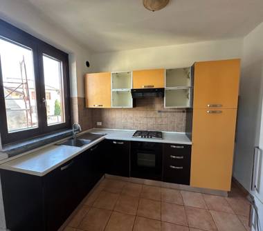 Trilocale in vendita a Tromello (Pavia), Via Monte Nero 16