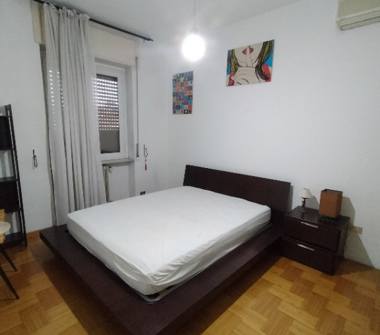 Affitto Stanza Singola a Milano, Zona Firenze, Via Masolino da Panicale 5