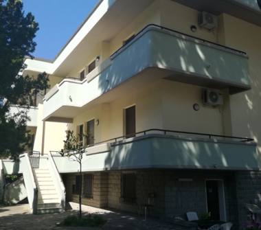 Affitto Appartamento Vacanze a Cervia, Frazione Pinarella, Via Vallombrosa 10