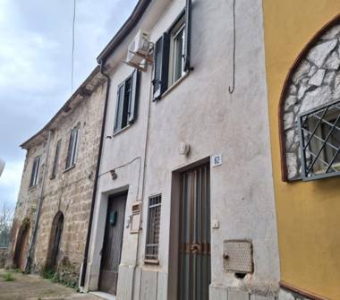 Casa indipendente in vendita a Roccamonfina (Caserta), Strada Provinciale 85