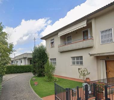 Laboratorio in vendita a Montevarchi (Arezzo), Via della Farnia 17