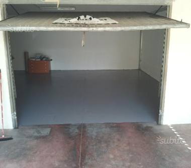 Magazzino in vendita a Aprilia (Latina), Via A. Toscanini 1