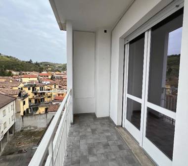 Attico in vendita a Canelli (Asti), Via Vittorio Alfieri 21