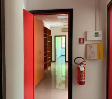 Ufficio in vendita a Genova, Zona Molassana, Via Luigi Canepa 7d