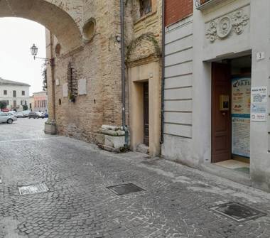 Negozio in vendita a Atri (Teramo), Via Picena 3