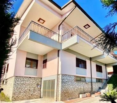 Villa in vendita a Orte, Frazione Orte Scalo, Via dei Mille 6