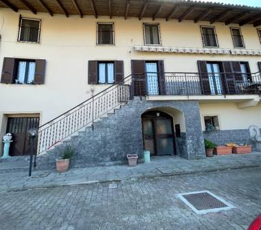 Casa indipendente in vendita a Rivarone (Alessandria)