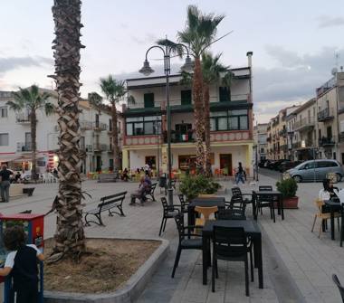 Affitto Appartamento Vacanze a Corigliano-Rossano, Frazione Schiavonea, Via Bari 14