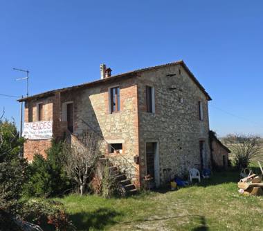 Casa indipendente in vendita a Castiglione del Lago, Frazione Panicarola, Via Trasimeno 21