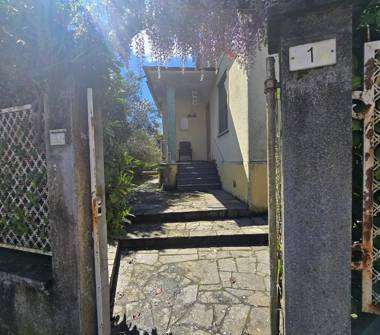 Villa in vendita a Novara, Zona Vignale, Via San Carlo 1