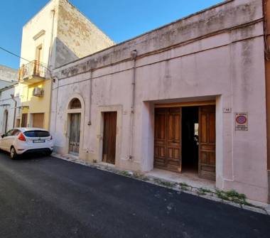 Casa indipendente in vendita a Aradeo (Lecce), Via Duca D'Aosta 16