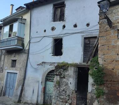 Palazzo/Stabile in vendita a Canepina (Viterbo), Via Madonna delle Grazie 7