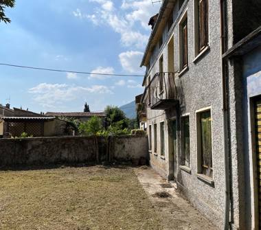Rustico/Casale in vendita a Pieve del Grappa (Treviso), Via Gherla 11