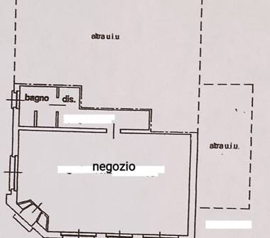 Negozio in vendita a Carugo (Como), Via C. Cavour 17