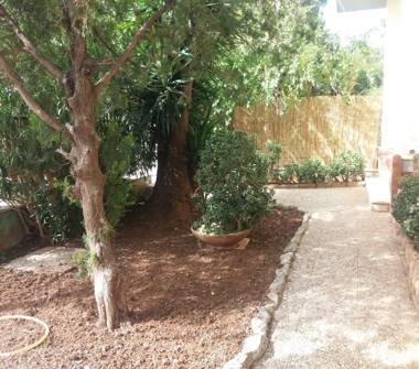 Affitto Villa Vacanze a Palermo, Zona Mondello, Via Zeusi D'Eraclea 23