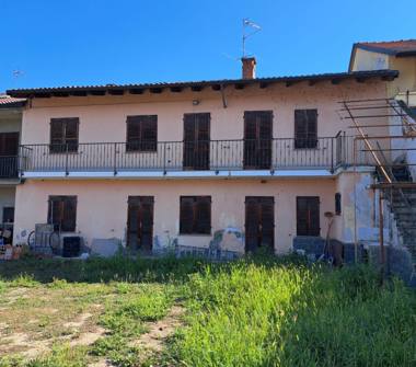Casa indipendente in vendita a Vinzaglio (Novara), Via Umberto I 3