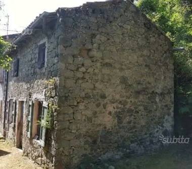 Rustico/Casale in vendita a Ventasso, Frazione Cervarezza Terme