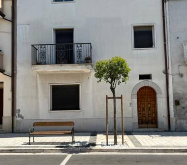 Casa indipendente in vendita a San Salvatore Telesino (Benevento), Corso Giuseppe Garibaldi 107