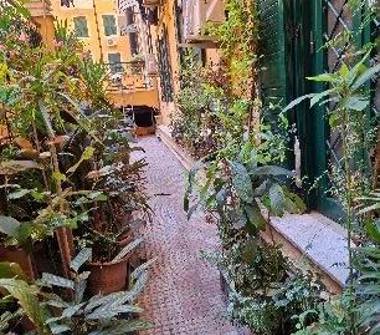 Trilocale in vendita a Roma, Zona San Giovanni, Via Caltagirone 15-21