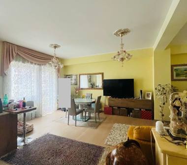 Quadrilocale in vendita a Roma, Zona Appio Latino