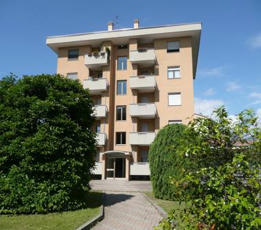 Quadrilocale in vendita a Biella, Frazione Chiavazza, VIA DE AMICIS 34