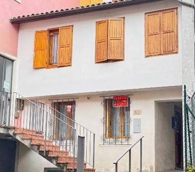 Casa indipendente in vendita a Cornedo Vicentino (Vicenza), Piazza Aldo Moro 50