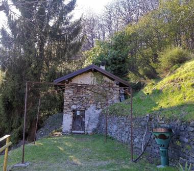 Rustico/Casale in vendita a Maccagno con Pino e Veddasca, Frazione Cadero