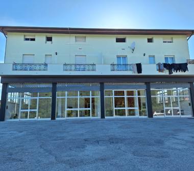 Laboratorio in vendita a Osimo, Frazione San Biagio, Via Ancona 61