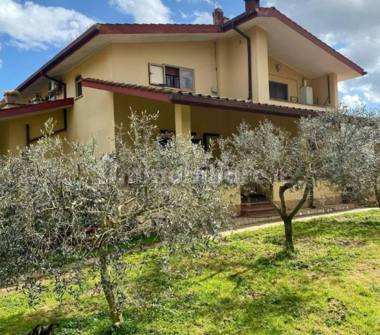 Villa in vendita a Aprilia (Latina)