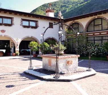 Albergo/Struttura ricettiva in vendita a Bassano del Grappa (Vicenza), contrà rivoltella 15