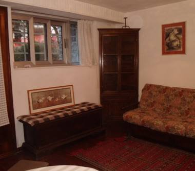 Porzione di casa in affitto a Como, Zona Monte Olimpino, Via Fratelli Bronzetti 2