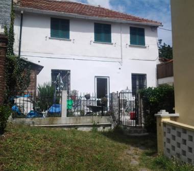 Porzione di casa in vendita a Genova, Zona Rivarolo