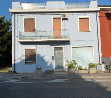 Casa indipendente in vendita a Pesaro (Pesaro e Urbino), Via Cesare Lombroso 18