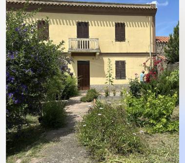 Casa indipendente in vendita a Villa Sant'Antonio (Oristano), Via Centro 3